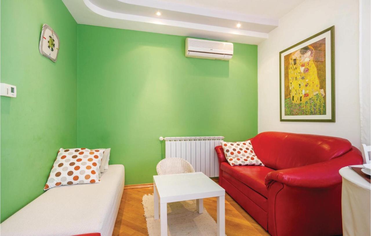 1 Bedroom Amazing Apartment In 리예카 외부 사진